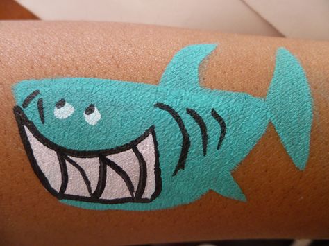 Free Easy Face Painting Designs | ... Day in the Life of Rachel: Quick Cheek Art: How to Face Paint a Shark Shark Face Painting, Easy Face Painting Designs, Mime Face Paint, Face Painting For Boys, Face Painting Ideas, Cheek Art, Arm Painting, Festival Face, Face Painting Easy