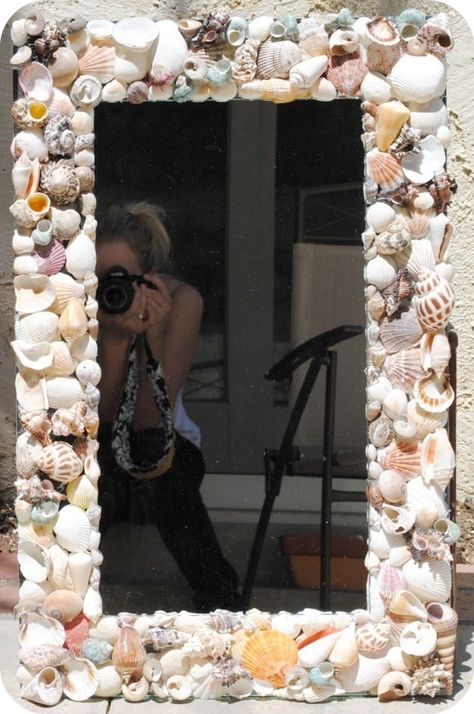 Glue all of those gorgeous shells you’ve collected this summer to a cheap mirror to make something beachy for your home. Sea Shell Mirror, Mirror Tutorial, Deco Surf, Cheap Mirrors, Seashell Mirror, Shells Diy, Seashell Projects, Shell Mirror, Pottery Barn Inspired