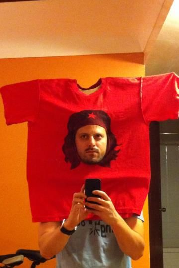 Che Guevara Che Guevara T Shirt, Diy Costumes Men, Last Minute Diy Costumes, Diy Fantasia, Clever Costumes, Clever Halloween, Clever Halloween Costumes, Diy Kostüm, Last Minute Costumes