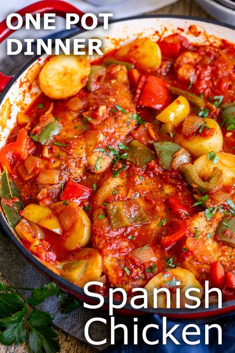 Chicken Stewed Tomatoes, Chicken With Peppers And Tomatoes, Potatoes And Tomato Sauce, Chicken Bell Pepper Potato Recipes, Chicken Potatoes Peppers Onions, Paprika Chicken Baked, Paprika Peppers Recipes, Chicken With Tomatoes And Onions, Onion And Bell Pepper Recipe