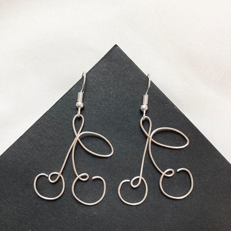 Shaped Wire Earrings, Square Wire Earrings Diy, 26 Gauge Wire Jewelry, Artistic Wire Jewelry, Moon Wire Earrings, Butterfly Wire Earrings, Handmade Wire Jewelry Earrings, Things To Make With Wire, Wire Bending Jewelry