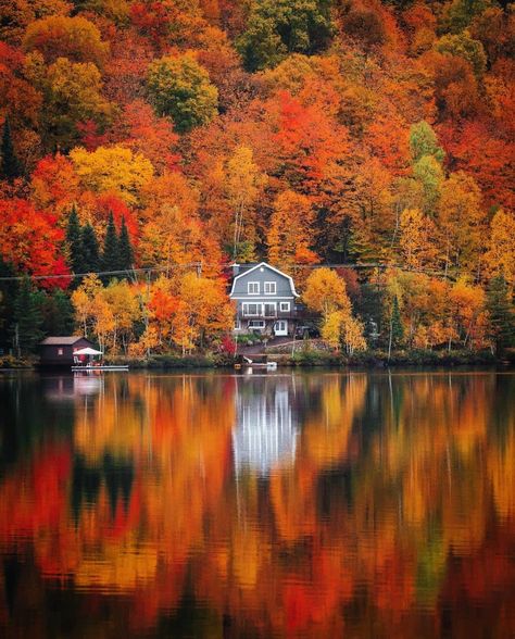 Quebec - Canada 🍁🍁🍁 . Pic by ✨@stevint✨ #bestplacestogo for a feature 🍁 Lake Winnipesaukee, Autumn Scenery, Take Better Photos, Quebec Canada, Cool Landscapes, Travel Abroad, Canada Travel, Travel Insurance, Landscape Photos