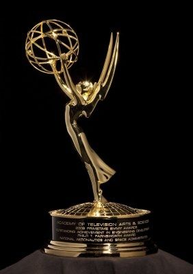 Emmy Award | Trophies | Pinterest Emmy Award Trophy, Hollywood Aesthetic, Life After High School, Concert Stage Design, My Future Job, I See Stars, Trophy Design, Motivational Picture Quotes, Awards Trophy
