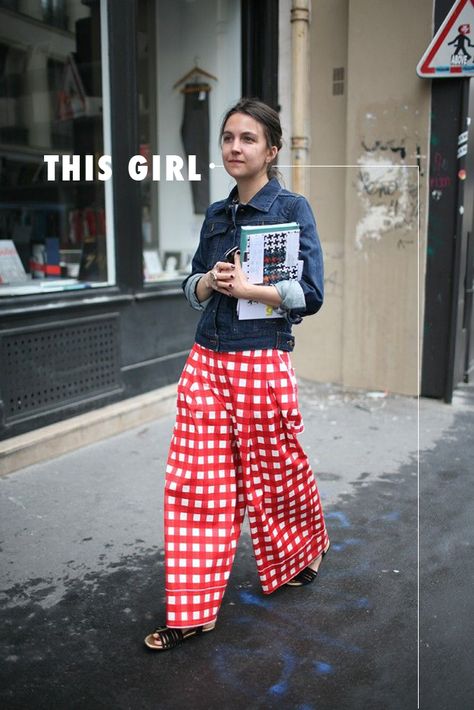 red gingham pants Womens Wear Daily, 일본 패션, Mode Hippie, Fashion Paris, Looks Street Style, 가을 패션, Mode Vintage, Mode Inspiration, Looks Style