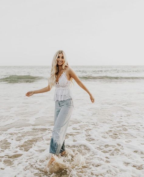 Senior Pictures Outfits On The Beach, Beach Senior Pics Photo Ideas, Professional Beach Photos, Senior Pics For Twins, Beach Pic Outfits, Single Beach Pictures Photo Ideas, Alys Beach Senior Pictures, Unique Senior Pictures Beach, Fall Beach Senior Pictures