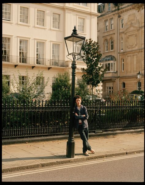 Nyc Soho Photoshoot, On Location Portrait Photography, London Editorial Photoshoot, London Fashion Editorial, Europe Street Photography, Fashion Poses Outdoor, London Fashion Photoshoot, London Fashion Photography, City Photoshoot Aesthetic