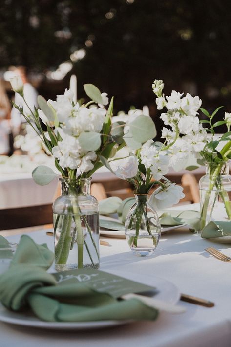 Simple Elegant Garden Wedding, Sage Green Wedding Floral Arrangements, Sage Backyard Wedding, Minimal Green Wedding Decor, Green And White Garden Wedding, Simple Sage Wedding Decor, Sage And White Flowers, Green White Tablescape, Elegant Green And White Wedding