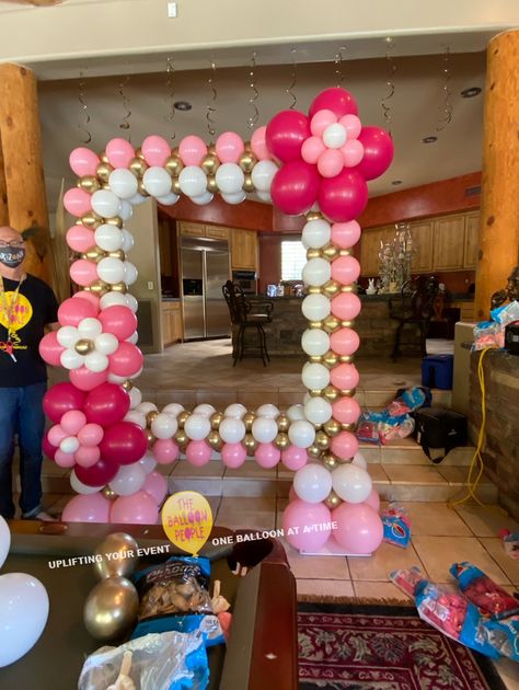 Balloon Photo Frames and Selfie Stations, Photo Frames can be a great addition to many events, providing a very visual reminder of the event! #BalloonStylist #Balloons #BalloonDecor #Balloonart #BalloonPeopleAZ #BalloonEvents #BalloonDesign https://theballoonpeople.net/pp_gallery/photo-frames/ Square Balloon Arch Frame, Balloon Picture Frame, Balloon Photo Frame, Balloon Room, Avengers Birthday Party Decorations, Balloon Arch Frame, Balloon People, Balloon Arch Diy, Balloon Photo