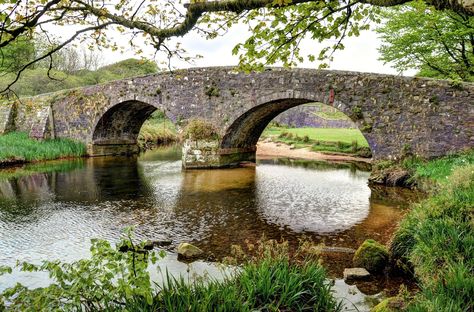 Stone Bridges, Woodland Realm, Old Bridges, Images Of Ireland, Famous Bridges, Dartmoor National Park, Bridge Photography, Arch Bridge, Stone Arch