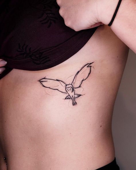 Simple Owl Tattoo, Labyrinth Tattoo, Owl Tattoo Small, Athena Tattoo, Owl Tattoo Drawings, Simple Tattoos For Guys, Simple Tattoos For Women, Petit Tattoo, Owl Tattoo