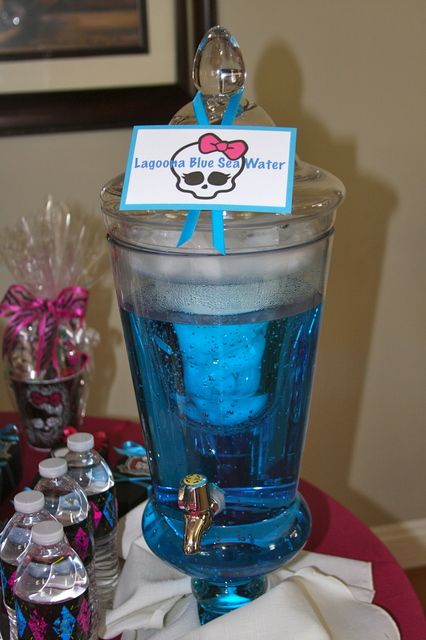 Drinks at a Monster High Party #monsterhigh #partydrinks Monster High Birthday Party Ideas, Sonic Ocean Water, Monster High Birthday Party, Monster High Birthday, Monster High Party, Party Deco, 9th Birthday Parties, Bday Girl, Monster Party