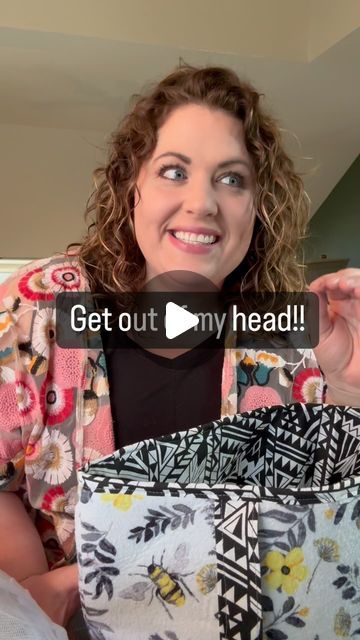 Chelsea on Instagram: "I’m back to my shenanigans again!  This time we’re making a zippered purse using some dish drying mats, bandanas and some rope!  Because… why WOULDN’T we make a bag out of those things?! 😂😂😂  #sewingdiy #sewing #learntosew #dollartreediy #dollartreecrafts #budgetcrafts #beginnersewing #walkingfoot #america #zipperbag #diy #sewingtutorial   FULL TUTORIAL: https://youtu.be/K8x6oSPv95c?si=XpG1GkFVOyEuJW6z" Dish Drying Mat Diy, Diy Bag Holder, How To Make A Clutch Purse, Dollar Tree Sewing Projects, Diy Handbags And Purses, Sewing Purses Patterns Free, Make A Purse, Purse Patterns Free, Make A Bag