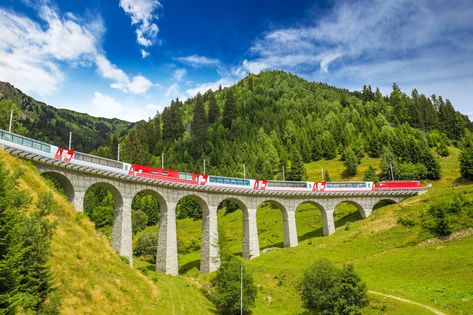 Best things to do if you have one week in Switzerland Locarno, Chur, Glacier Express, Europe Train Travel, Bernina Express, Europe Train, Comer See, Train Route, Train Tour