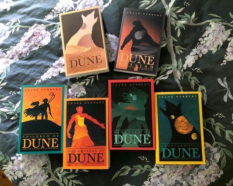 books Dune Book Series, Book Series Covers, Dune Movie, Dune Series, Dune Book, Dune 2, Marissa Meyer Books, Dune Art, Paul Atreides