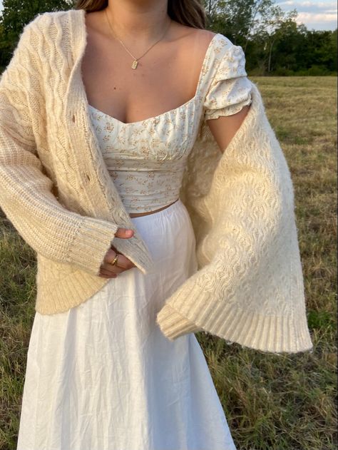 Soft Feminine Outfits, Sommer Strand Outfit, Vetements Clothing, Cottagecore Outfits, Picnic Outfits, Modieuze Outfits, Mein Style, Outfit Inspo Fall, Feminine Outfit