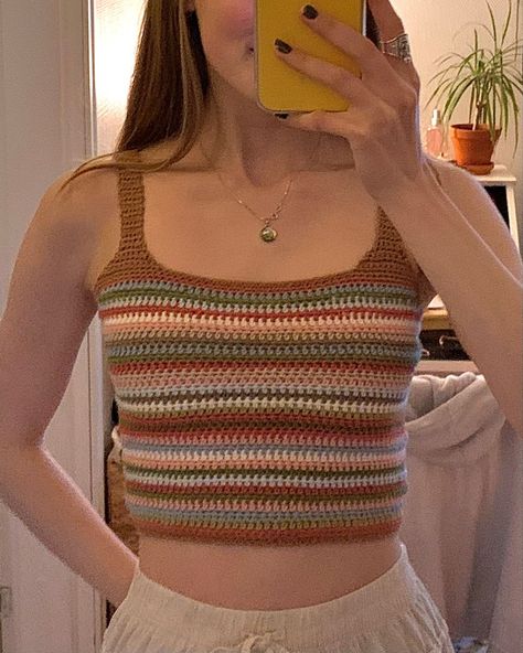 Crochet Top Styling Ideas, Summer Crochet Ideas Cropped Tops, Crochet Tops Boho, Crochet Striped Tank Top, Crochet Patterns Tank Top, Crochet Crop Top Ideas, Crochet Inspo Top, Crocheted Tank Tops, Crochet Inspo Summer