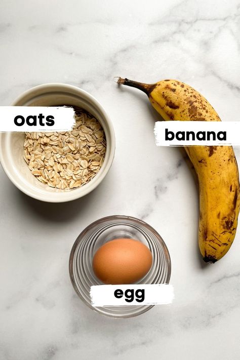 These healthy 3 Ingredient Banana Oat Pancakes are so easy to make for breakfast. All you need is a blender, oats, banana and an egg! Banana Pancakes No Egg, Banana Egg Oat Pancakes, Oat Banana Pancakes, Oat Pancakes Vegan, Banana Pancakes For Baby, Pancakes Oats, Three Ingredient Pancakes, Oat Pancake, Easy Banana Pancake Recipe