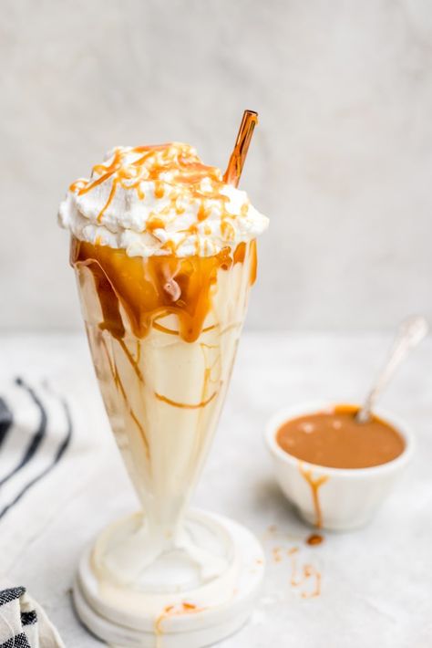 Salted Caramel Milkshake Recipe, Caramel Milkshake Recipe, Salted Caramel Milkshake, Caramel Milkshake, Salted Caramel Recipe, Best Milkshakes, Caramel Recipe, Ice Cream Drinks, Apple Cider Caramels