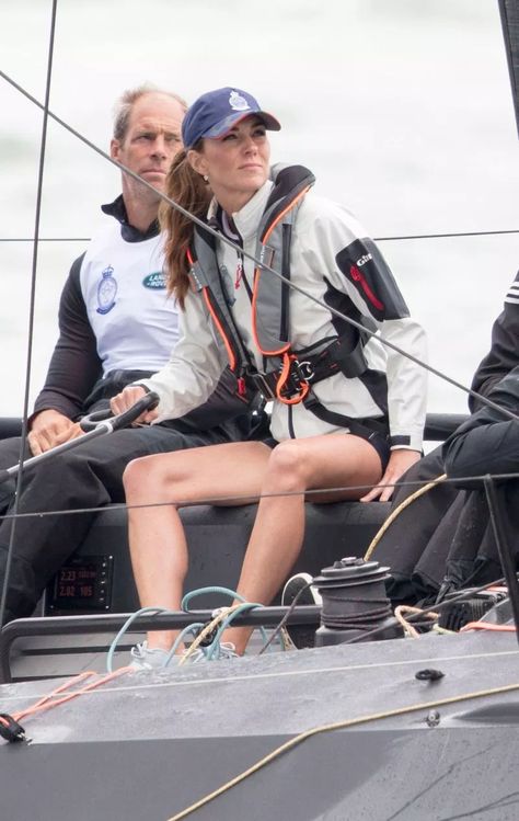 Kate Middleton Looks Casual While Sailing at Charity Regatta Sailing Regatta, Catherine Duchess Of Cambridge, Catherine Elizabeth Middleton, The Firm, British Airways, Duchess Of Cornwall, Duchess Catherine, Princesa Diana, Prince William And Kate