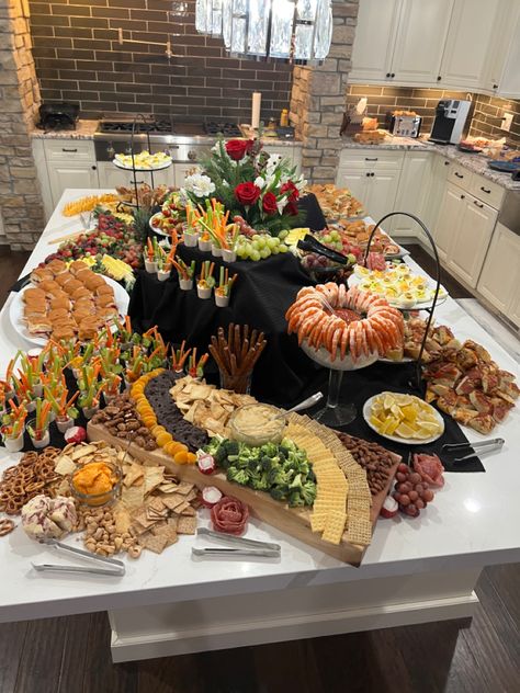 Grazing Island, Buffet Set Up, Eclipse Party, Mystery Dinner Party, Catering Ideas Food, Food Buffet, Buffet Decor, Buffet Set, Mystery Dinner