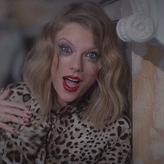 “The one that really reflects my inner crazy.” | All 19 Looks From Taylor Swift's "Blank Space" Video Psychology Quiz, Blank Space Taylor Swift, Blank Space Taylor, Taylor Swift Costume, Taylor Swift Music Videos, Space Music, Starbucks Lovers, Taylor Swift Music, Taylor Swift Funny