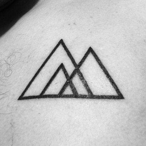 Familia Tatting, Van, Family Tattoos, Tattoos, Triangle Tattoos, Simple Art, Triangle Tattoo, Art Inspiration, Pins