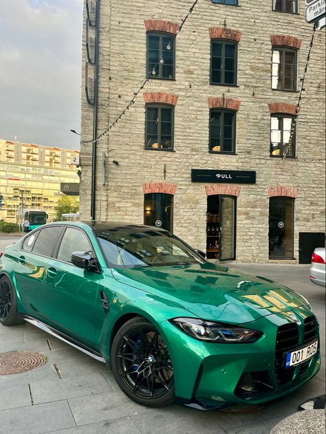 Green Car Paint Colors, Bmw M4 Green, Bmw 328i Modified, Dark Green Car, Cool Car Paint Jobs, Green Bmw, Car Dark, Car Colours, Bmw G80