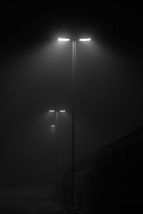 Iphone Wallpaper Lights, Dark Black Wallpaper, Night Street, Black Phone Wallpaper, Iphone Black, Fotografi Alam Semula Jadi, Lit Wallpaper, Tapeta Pro Iphone, Black Wallpaper Iphone