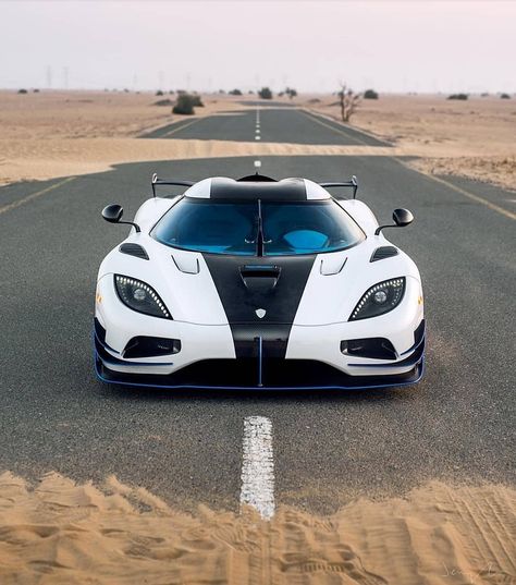 The Koenigsegg Agera RS1 chassis #136 is no garage 👸💙 ? Koenigsegg Agera R Wallpapers 4k, Koenigsegg Agera R, Agera Rs, White Cars, Bespoke Cars, Koenigsegg Agera, Harley Davidson Artwork, Super Sports Cars, Sports Car Wallpaper