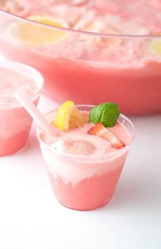 Perfect for baby showers or just as a refreshing summer drink, this pink strawberry sherbet punch can be whipped up in less than 10 minutes using a few simple ingredients! Punch With Sherbet Ice Cream, Punch Recipes With Sherbet, Shower Punch Recipes, Sorbet Punch, Bridal Shower Punch Recipes, Sherbert Punch Recipes, Ice Cream Punch, Sherbert Punch, Strawberry Sherbet