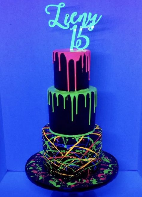 Neon Glow Party Ideas Decoration, Food For Neon Party, Glow Theme Cake, Rave Birthday Cake, Birthday Cake Neon Party, Glow Stick Cake, Neon Party Birthday Cake, Glow In The Dark Cakes Birthdays, Glow Party Cake Ideas Neon Birthday