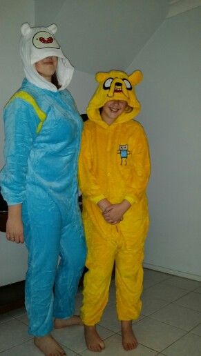 Loves us some adventure time onsies Adventure Time Clothes, Adventure Time Cosplay, Cosplay Idea, Finn And Jake, Funky Clothes, Matching Hoodies, Adventure Time Finn, Funky Outfits, Great Love