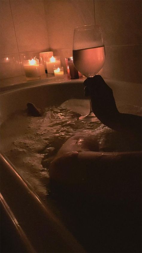 Couple Bathtub Aesthetic, Bath Tub Aesthetic, Bubble Bath Aesthetic, Romantic Bubble Bath, Couples Bathtub, Bubble Bath Candles, Candles Bathtub, Bath Couple, Bathtub Aesthetic