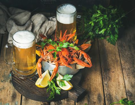 #Wheat beer and boiled crayfish  Two pints of wheat beer and boiled crayfish in metal pan served with with lemon and parsley on dark round serving board over rustic wooden background selective focus copy space Beer Tag, Different Types Of Beer, Pumpkin Ale, Ice Cold Beer, American Beer, Wheat Beer, Brown Ale, Beer Drinker, Malted Barley