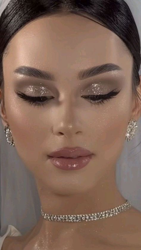 Quincenera Makeup, Natural Glow Makeup, Makeup Elegant, Which Makeup, Shiny Makeup, Makeup Prom, Evening Eye Makeup, Natural Prom Makeup, Wedding Eye Makeup