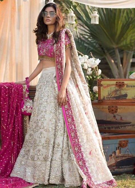 Pink Choli, Off White Lehenga, White Lehenga Choli, Lehenga Pink, Pakistani Bridal Lehenga, Pakistani Bridal Dress, Side Border, White Lehenga, Lehenga Dupatta