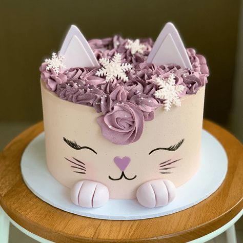 Cat Birthday Cake Ideas, Cat Cake Design, Cat Cake Ideas, Cat Birthday Cake, Kitten Cake, Birthday Cake For Cat, 7th Birthday Cakes, 8th Birthday Cake, Animal Birthday Cakes