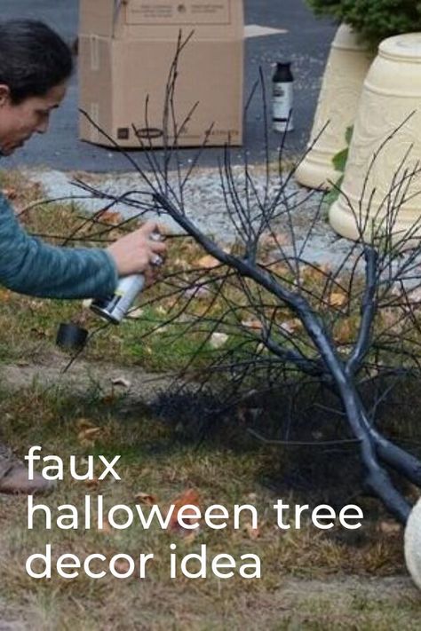 Black Crows Halloween Decor, Halloween Decorations With Plants, Scary Halloween Trees Diy, Halloween Black Branches, How To Make Spooky Trees For Halloween, Halloween Branches Decorations, Creepy Outside Halloween Decorations, Tree Limb Halloween Decor, Diy Halloween Decorations From Nature