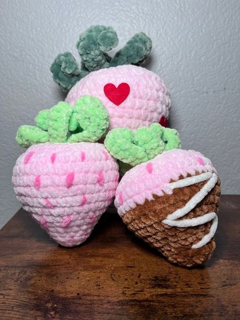 Chocolate covered Valentine's strawberry crochet DIGITAL PATTERN Crochet toys patterns free amigurumi #crochettoyspatternsfreeamigurumi #crochet #crochettoy #crochetpattern #crochetpatterns 1.610 Amigurumi Patterns, Toys Quotes, Strawberry Crochet, Valentine Strawberries, Easy Crochet Animals, Crochet Strawberry, Valentines Patterns, Beginner Crochet Tutorial, Easy Crochet Stitches