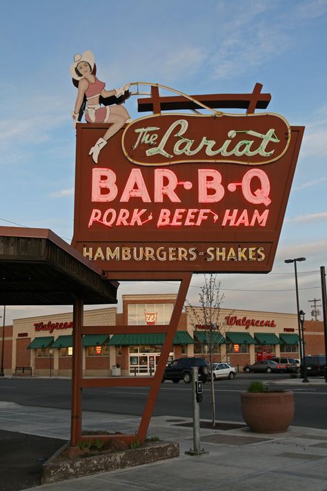 Lariat BBQ sign "There were lots of great old neon signs in Yakima.  That's one advantage of having 300 days of sunshine a year and almost no snow" Old Neon Signs, Retro Signage, Googie Architecture, Bbq Signs, Ghost Signs, Vintage Neon, Restaurant Signs, Vintage Neon Signs, Neon Nights