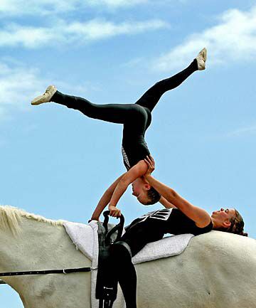 Equestrian Vaulting Moves, Equestrian Vaulting, Vaulting Equestrian, Horse Vaulting, Trick Riding, Gymnastics Dance, Dance Gymnastics, Equestrian Center, Love Horses