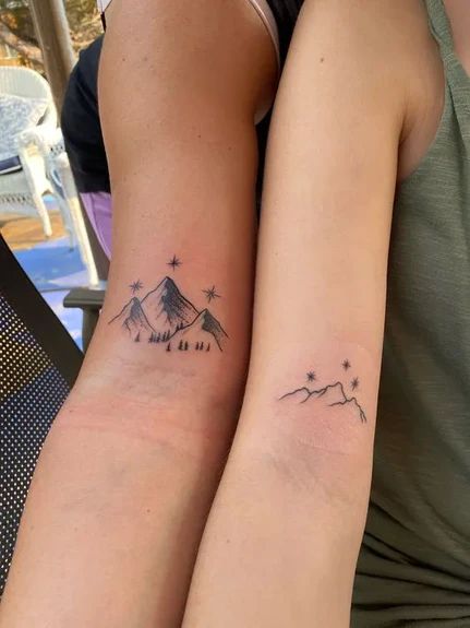 Night Court Mountains Tattoo, Small Velaris Tattoo, Acotar Tattoo Mountain, Book And Travel Tattoo, Acotar Mountains Tattoo, Velaris Tattoo Acotar, Acotar Tiny Tattoos, Nightcourt Acotar Tattoo, Acotar Small Tattoo