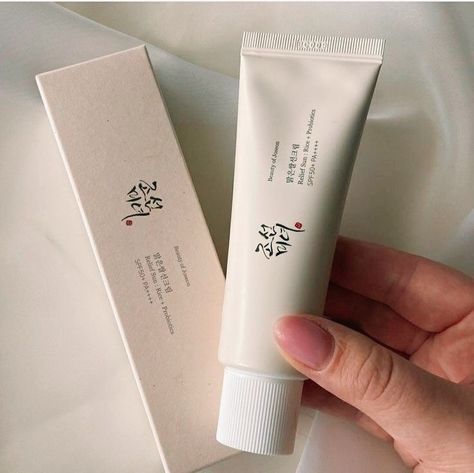 Good Sunscreen For Face, Korean Sunscreen, Protector Solar Facial, Organic Sunscreen, Beauty Of Joseon, Beautiful Skin Care, Body Sunscreen, Pretty Skin Care, Pretty Skin