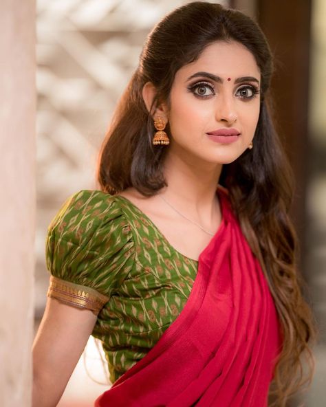 Actress Ayesha in half saree photos - South Indian Actress Half Sleeve Blouse Designs, Simple Saree Blouse Designs, Latest Model Blouse Designs, Latest Blouse Designs Pattern, Saree Photos, Best Blouse Designs, New Saree Blouse Designs, Fashionable Saree Blouse Designs, Traditional Blouse Designs