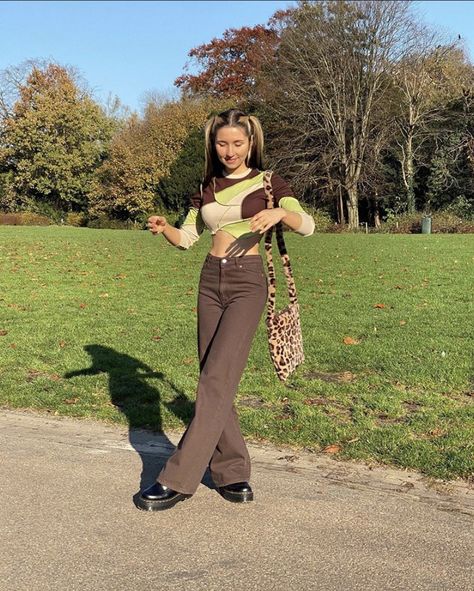 docmartens, brown pants, shien, leopard bag #tiktok #inspiration #outfits #ootd #fashionblogger #fashionista #trendy How To Style Brown Pants, Cute Pullovers, Brown Jeans Outfit, Corduroy Pants Outfit, Brown Pants Outfit, Crop Top Y2k, Patchwork Crop Top, Y2k Harajuku, Looks Pinterest