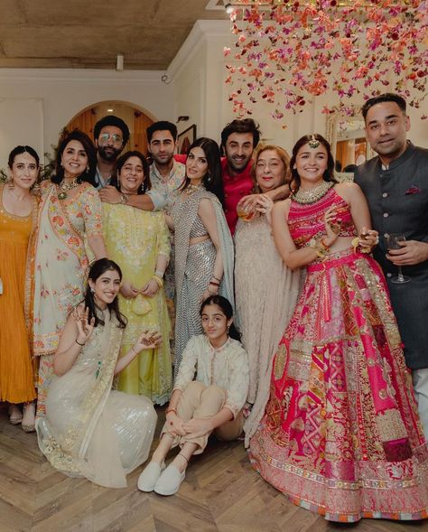 Ranbir And Alia, Ranbir Kapoor And Alia Bhatt, Mehendi Outfit, Haldi Outfit, Bridal Songs, Special Pictures, Bridal Mehndi Designs, Ranbir Kapoor, Welcome To The Family