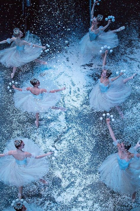 Behind the Scenes of 'The Nutcracker' Ballet - New York City Ballet's Production of 'The Nutcracker' Romeo I Julia, Penari Balet, La Bayadere, Ballet Beauty, Ballet Inspiration, Ballet Art, City Ballet, Nutcracker Ballet, Fred Astaire