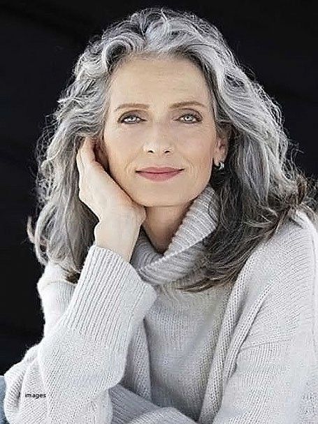 Grey Hair Over 50, Gorgeous Gray Hair, Beautiful Gray Hair, Try On Hairstyles, Natural Gray Hair, Beautiful Old Woman, Long Gray Hair, 2015 Hairstyles, Great Hairstyles