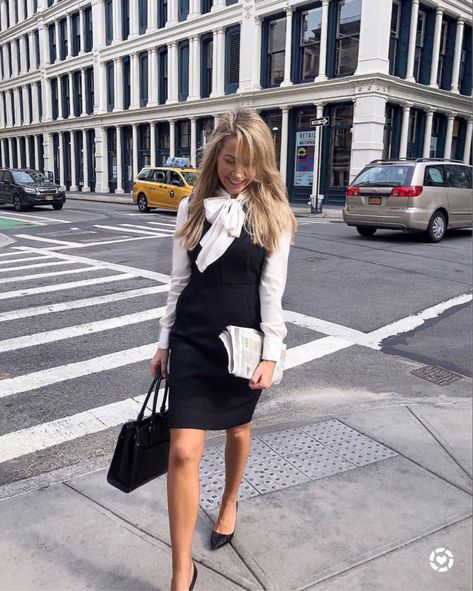 Fall workwear lawyer style classy outfit inspiration #lawyerfashion Law School Outfit, Work Outfits Frauen, Fall Workwear, Women Lawyer, Business Professional Outfits, Workwear Style, Lawyer Fashion, Lawyer Outfit, Business Outfits Women