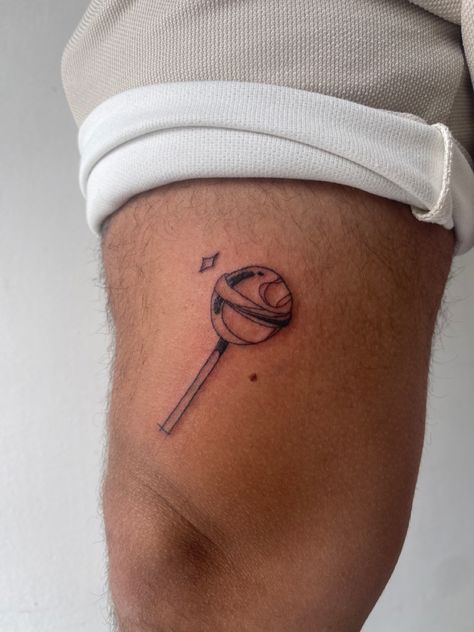 Lollipop Tattoo Black, Lolly Tattoo, Sucker Tattoo, Lollipop Tattoo, Cute Tiny Tattoos, Tat Ideas, Tattoo Inspo, Minimalist Tattoo, Dnd Characters